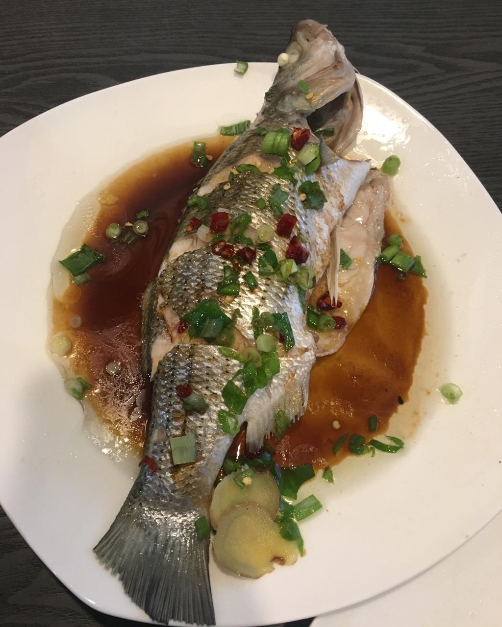 清蒸海鲈鱼
