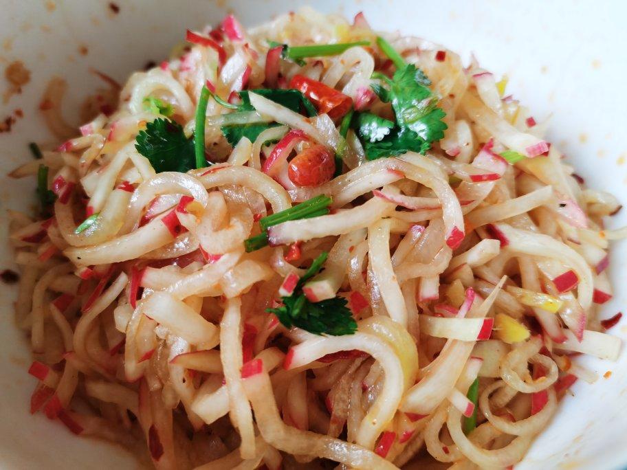 往日随风做的凉拌萝卜丝