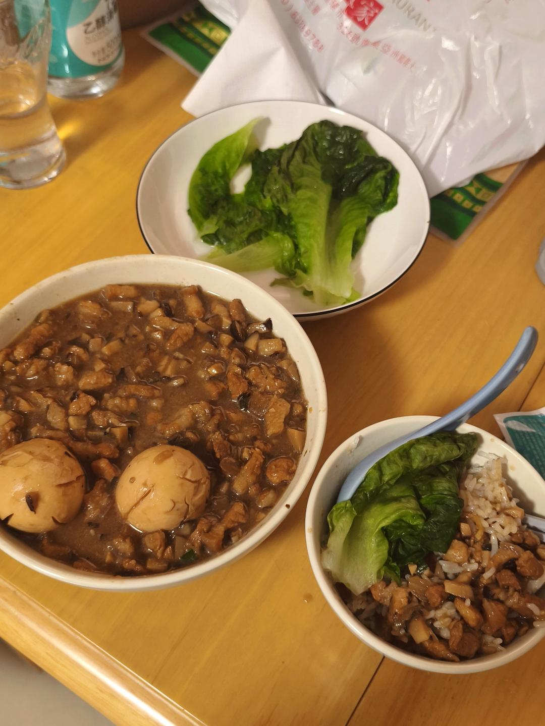 洋葱酥卤肉饭