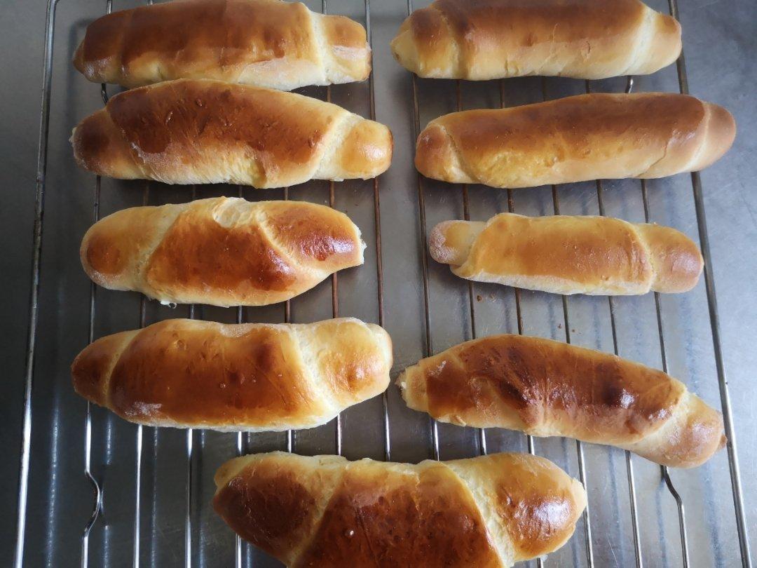 新年第一烤：黄油面包卷儿