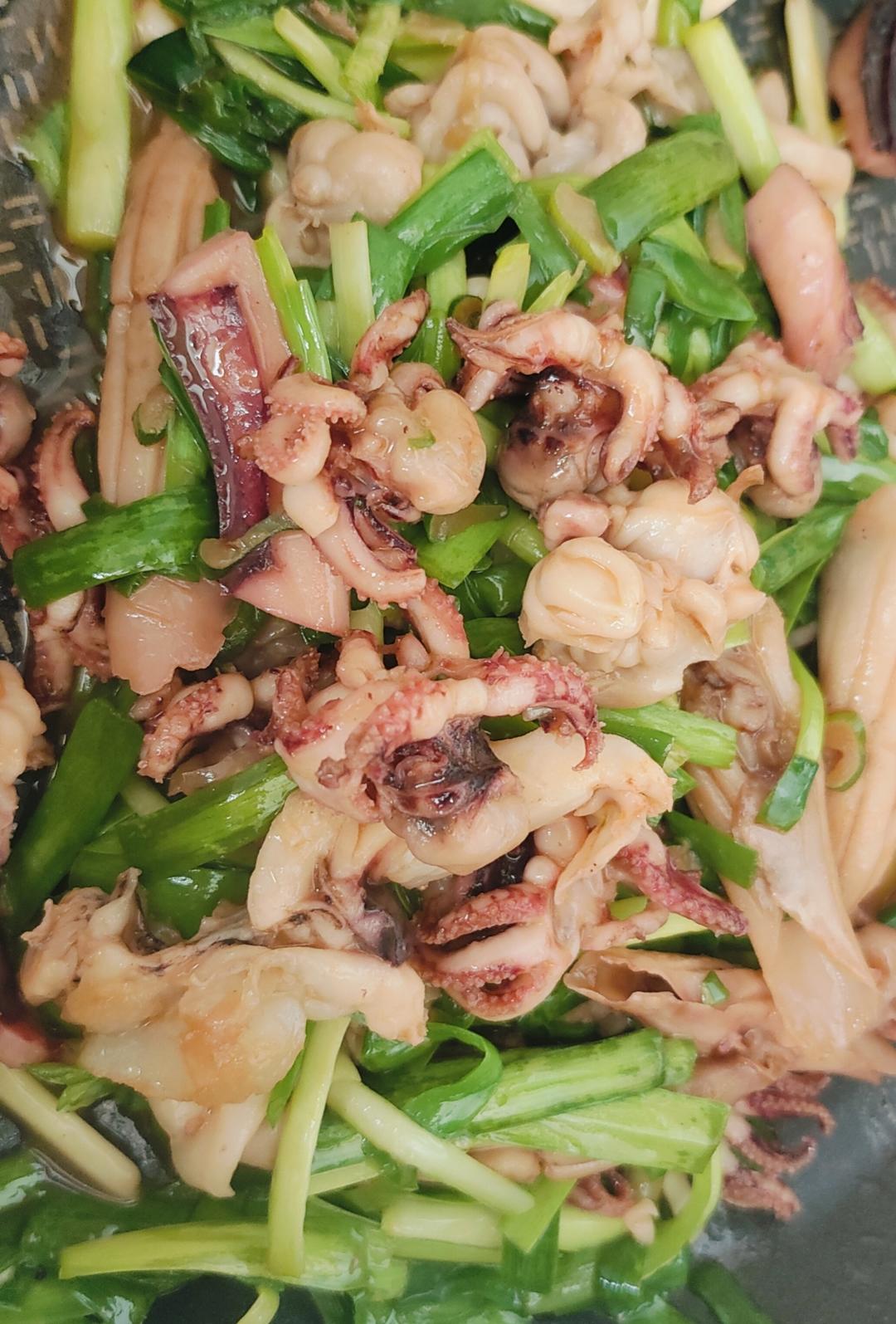 韭菜炒海鲜大杂烩