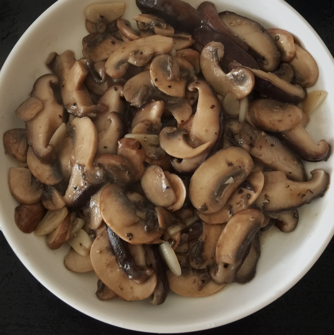 蘑菇炒香菇
