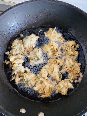 平谷特色农家菜炸香椿鱼的做法 步骤7