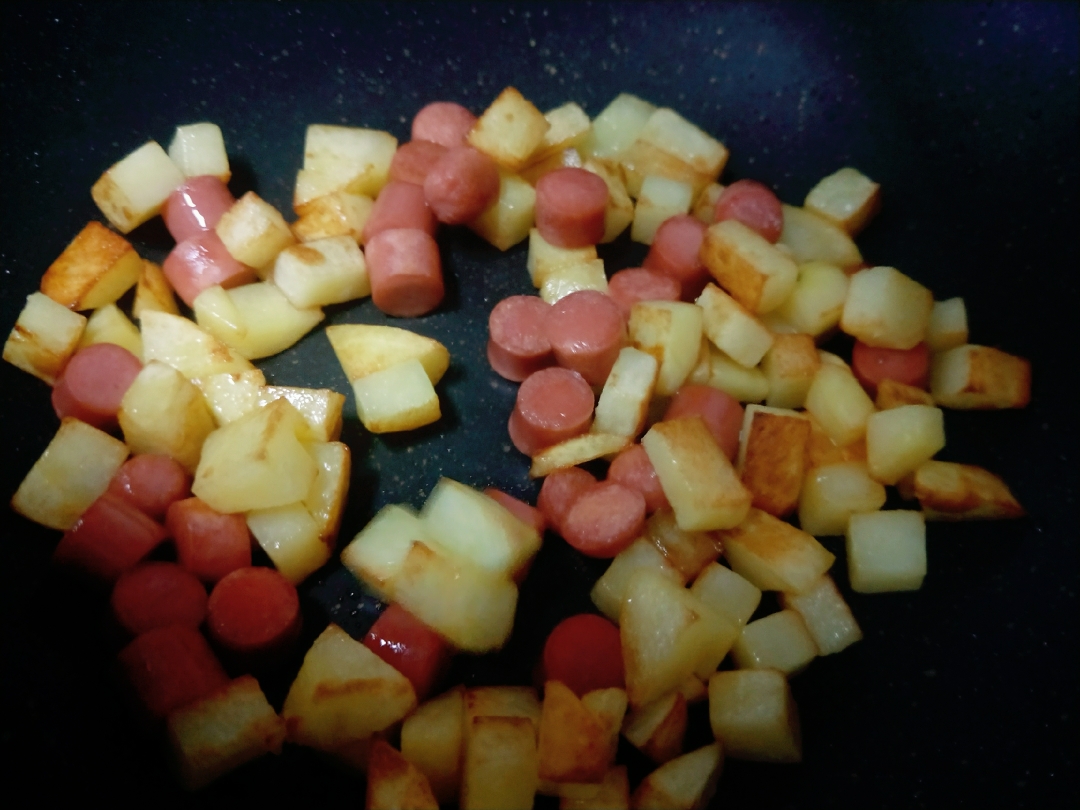 孜然火腿土豆丁的做法 步骤5