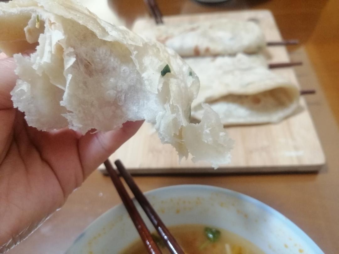 烙饼不硬的小窍门 掌握了你也能看出柔软多层凉了不硬的小油饼