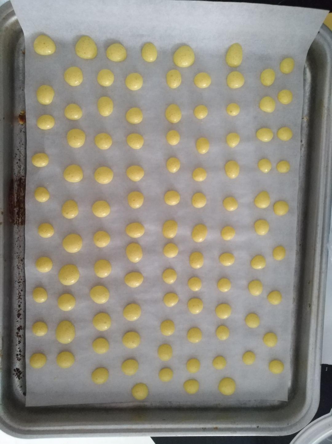 入口即化的无添加蛋黄溶豆