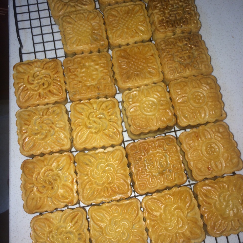 广式月饼——蛋黄莲蓉月饼