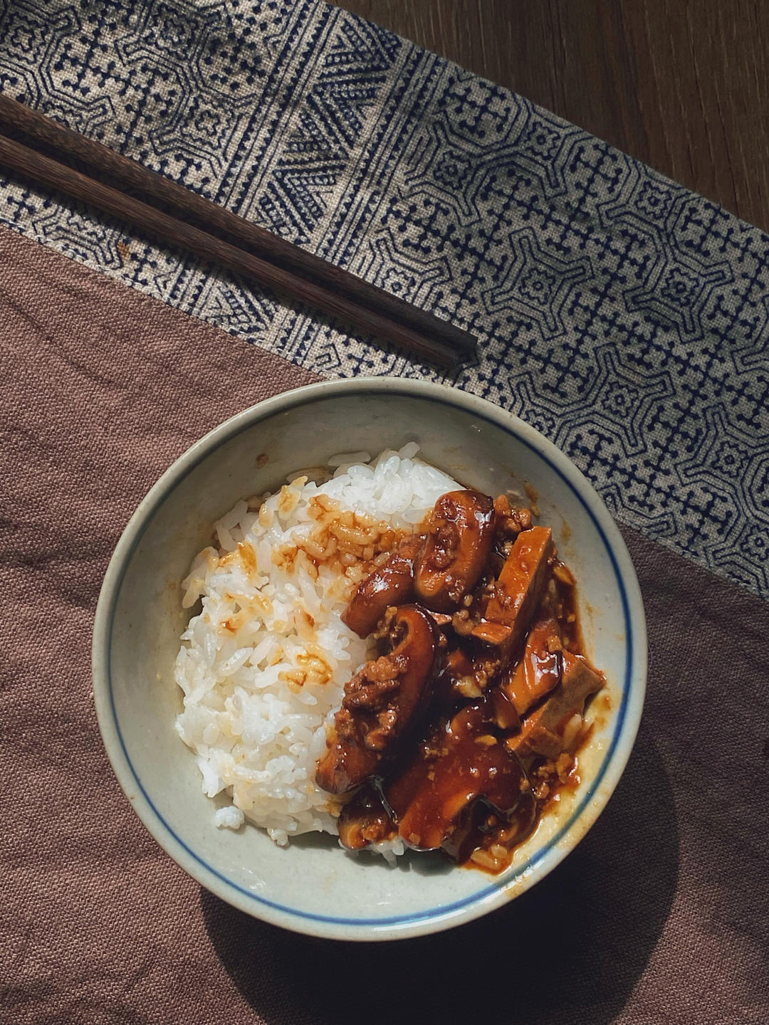 酱汁浓郁！超级下饭的家常菜肉末香菇