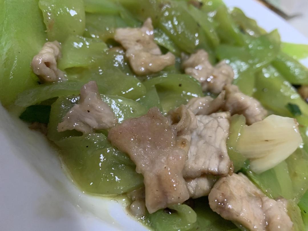 青笋炒肉（不用料酒肉也能又嫩又不腥气）