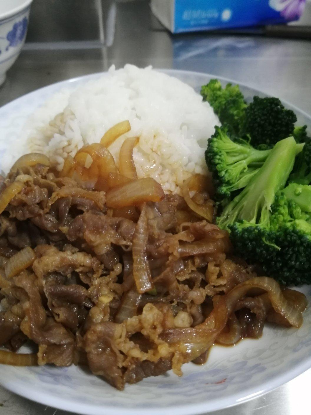 日式肥牛饭