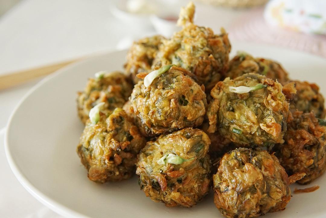 槐花丸子【3月北鼎珐琅铸铁锅食谱】的做法