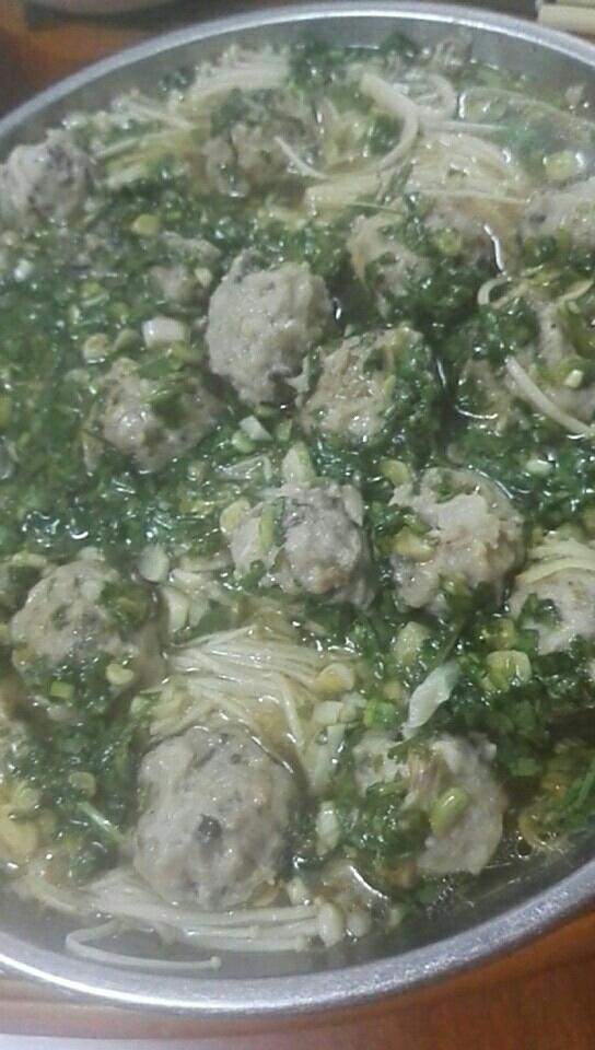 塘虱肉丸蒸金针菇的做法