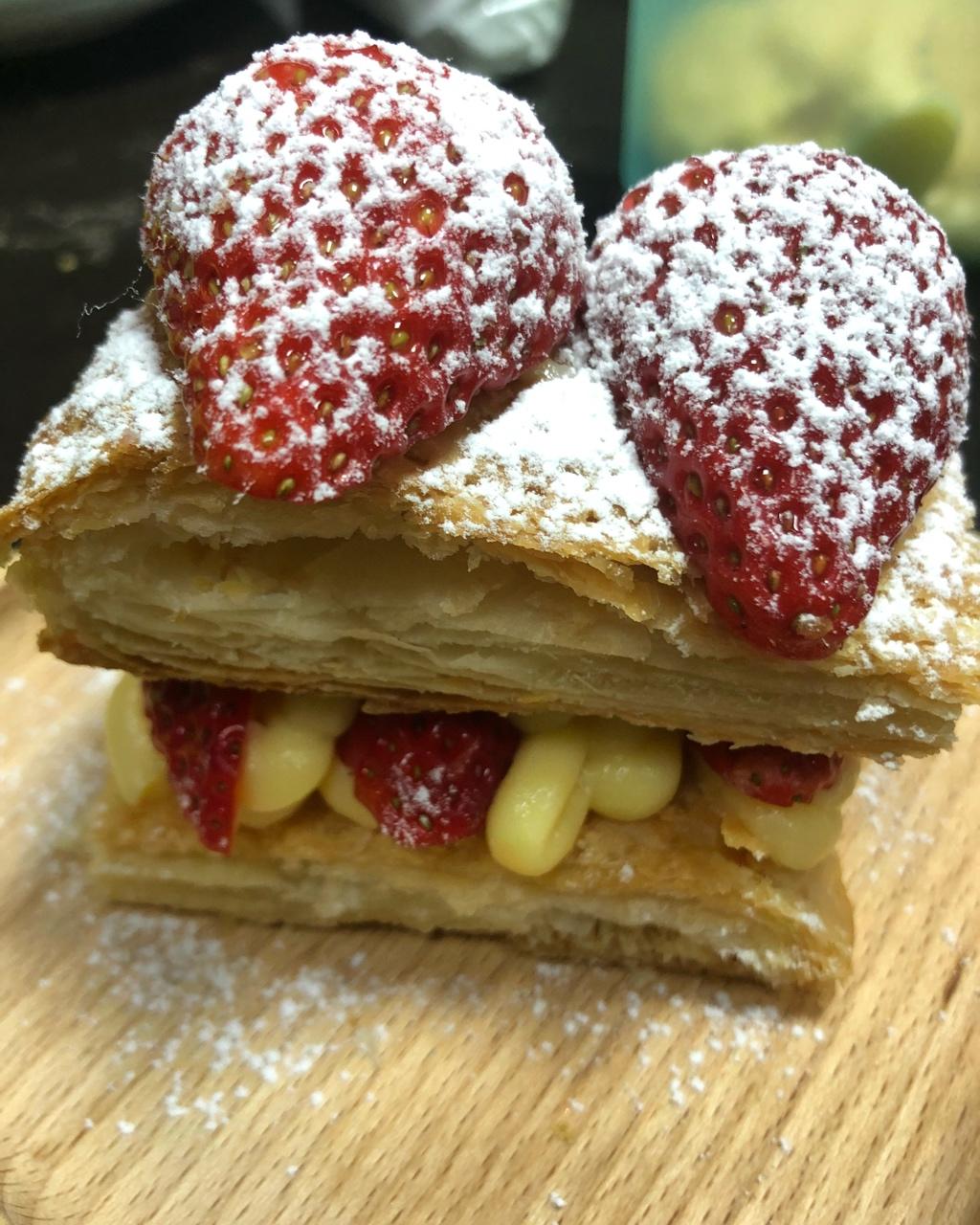 初晓七做的草莓拿破仑酥