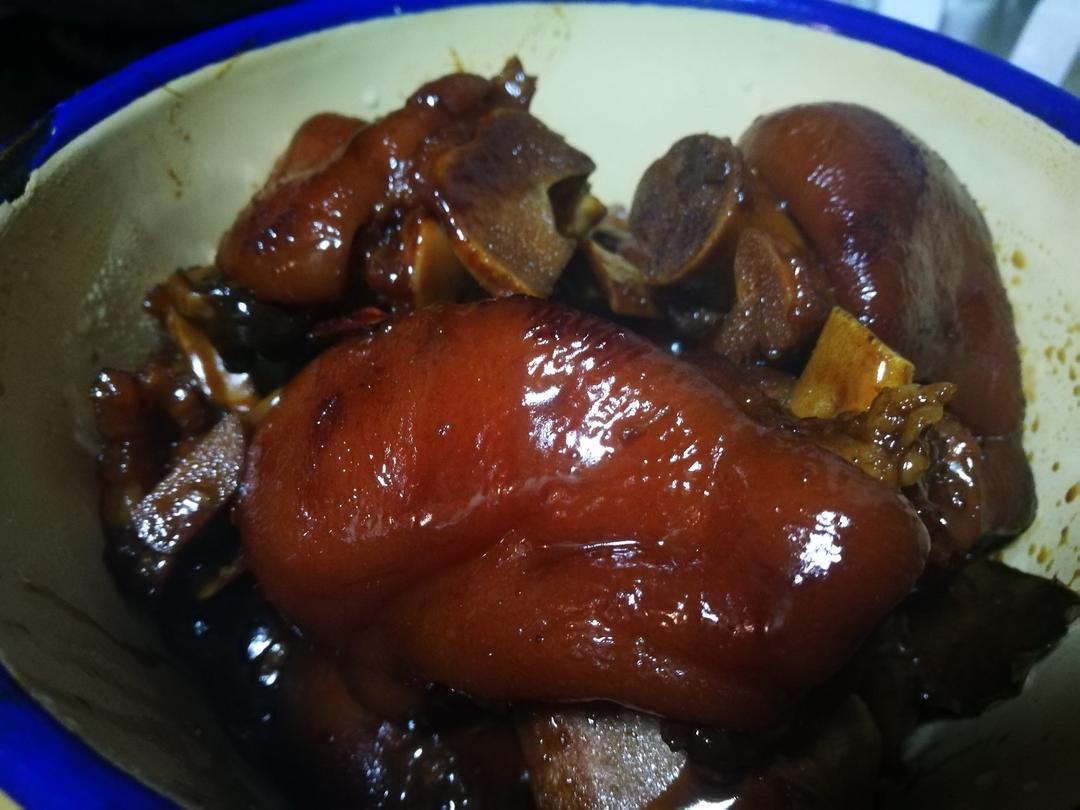 美味的家常菜：红烧猪蹄