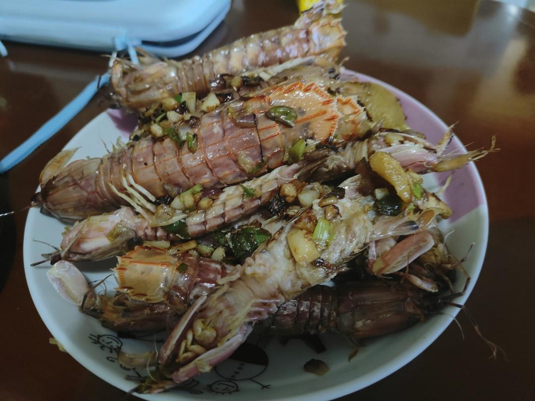 无油炸版的椒盐皮皮虾和巧拨虾壳的方法
