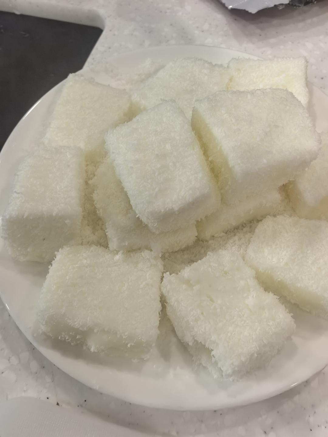 无需烤箱！奶香味浓郁！香甜嫩滑的椰蓉奶糕