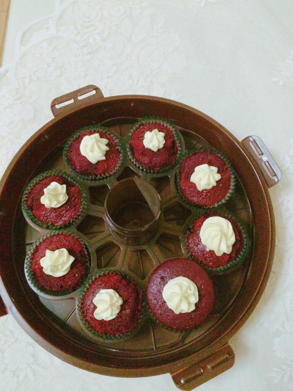 正宗红丝绒cupcake—马斯卡彭奶油霜