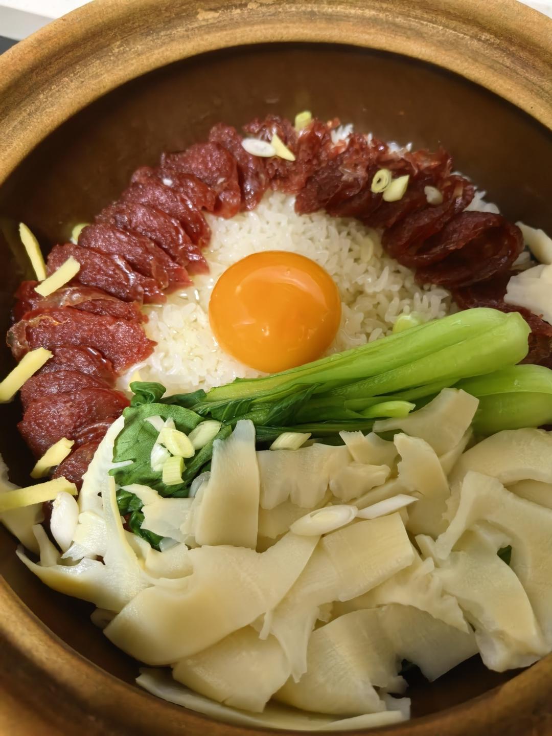 香肠煲仔饭