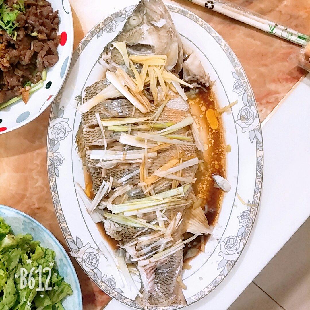 清蒸鲈鱼