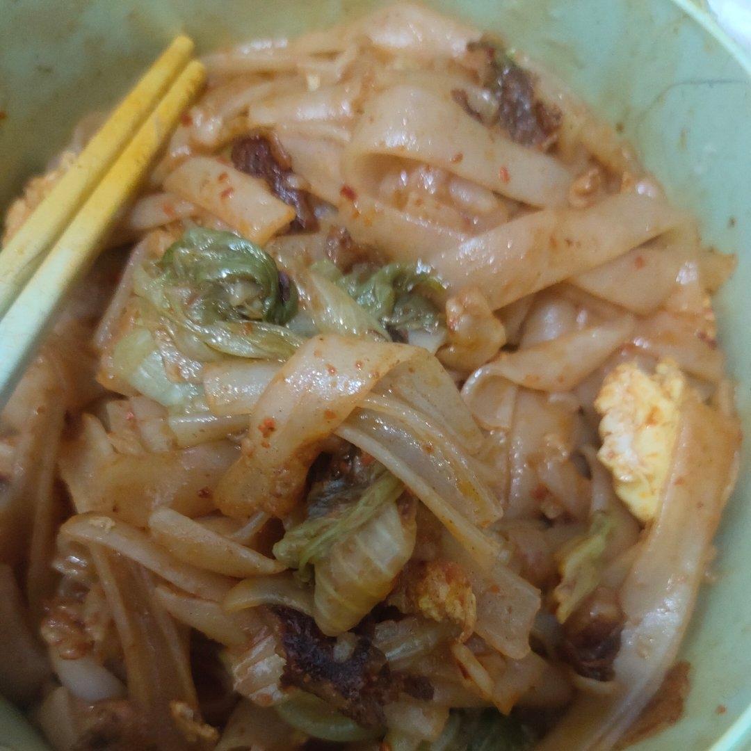 路边摊的炒河粉