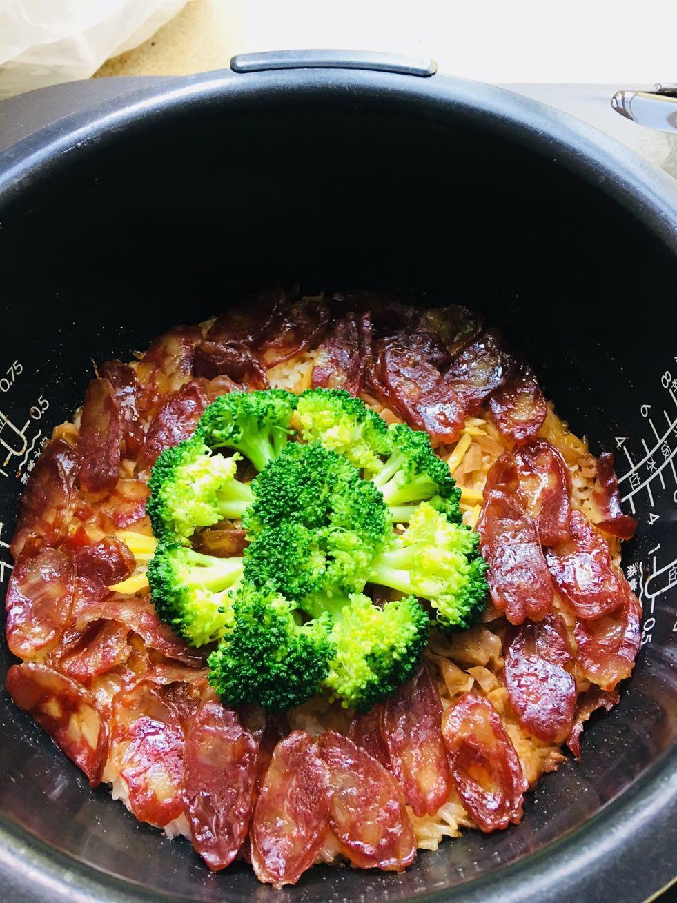 腊肠煲仔饭