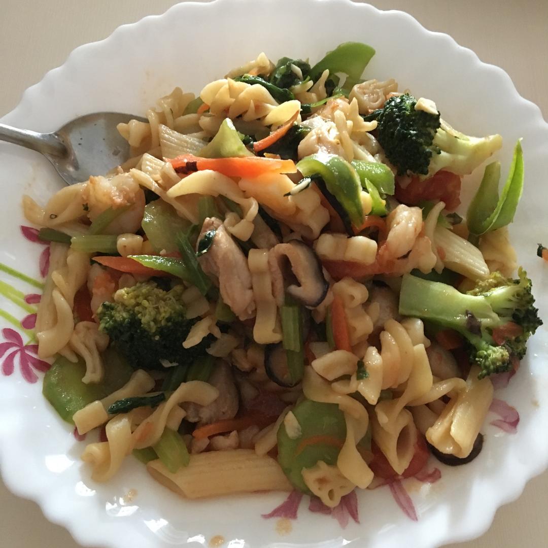 什锦炒通心粉
