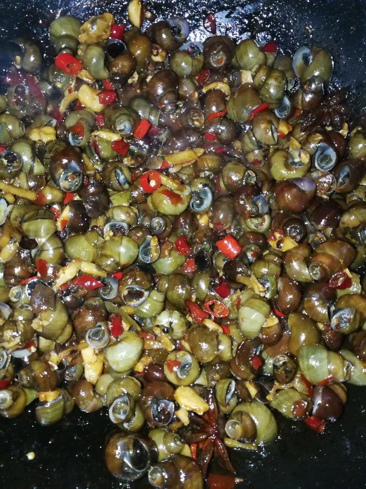 苏叶家私厨做的麻辣爆炒田螺