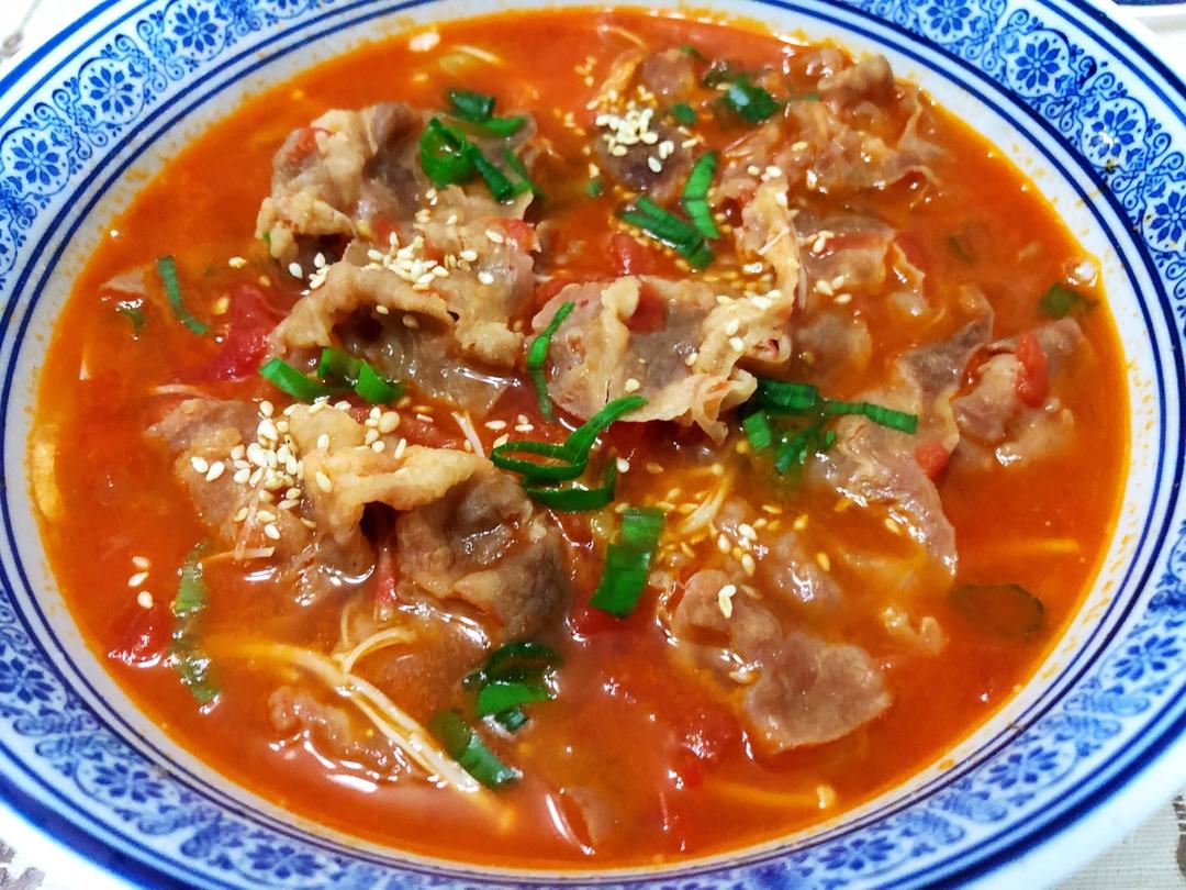 番茄金针菇肥牛