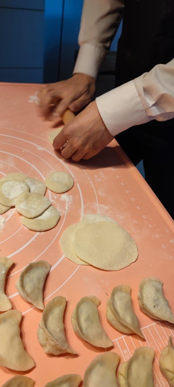 手工揉面三分钟，又韧又薄又好包的饺子皮