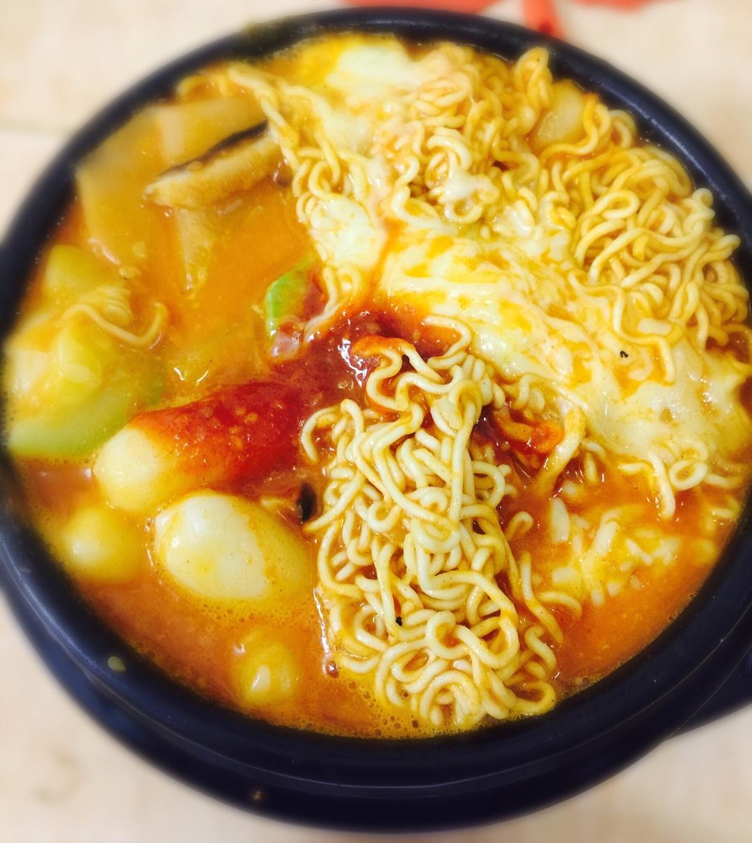 【芝士年糕火锅】