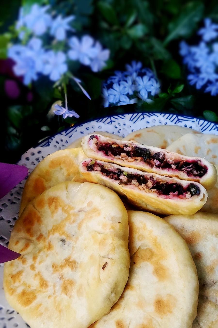 红苋菜馅儿饼——喜欢吃苋菜的可不能错过呀，电饼档版软软香香是真好吃😋