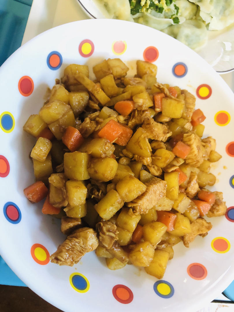 土豆胡萝卜炒鸡丁