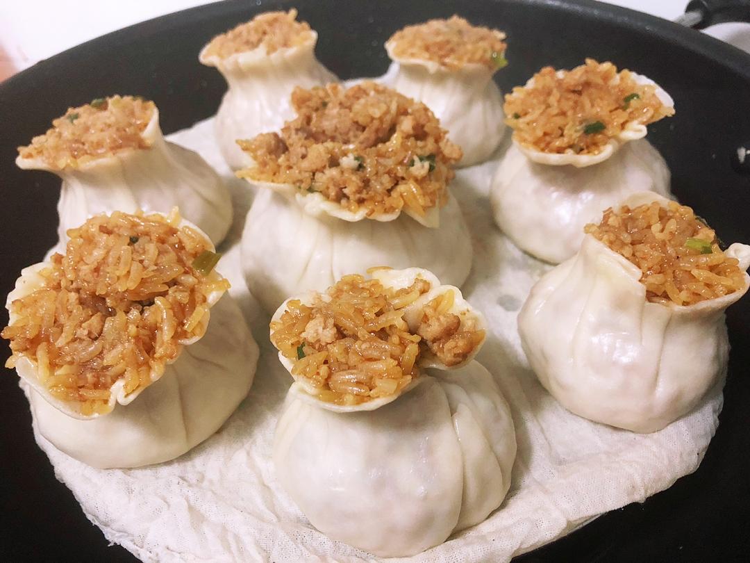 helen_z8hd做的金牌点心大师的独家秘制烧麦:腊味糯米烧麦,鲜肉咸蛋黄