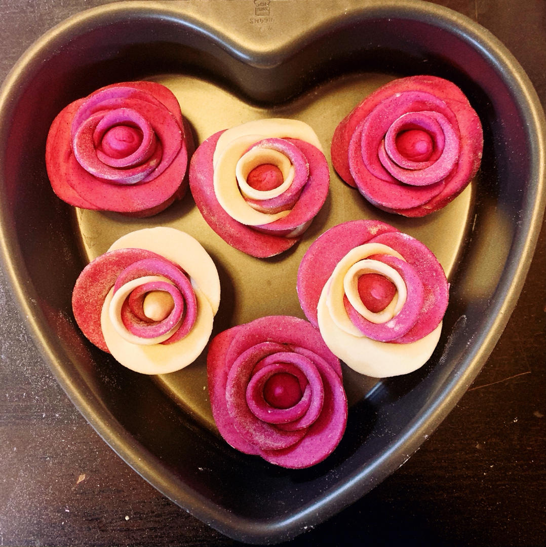 cathywxl做的红心火龙果玫瑰花馒头
