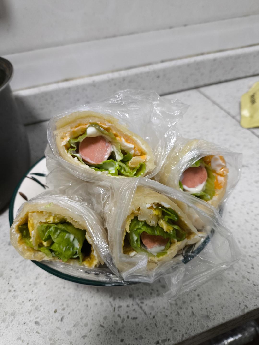 手抓火腿鸡蛋饼