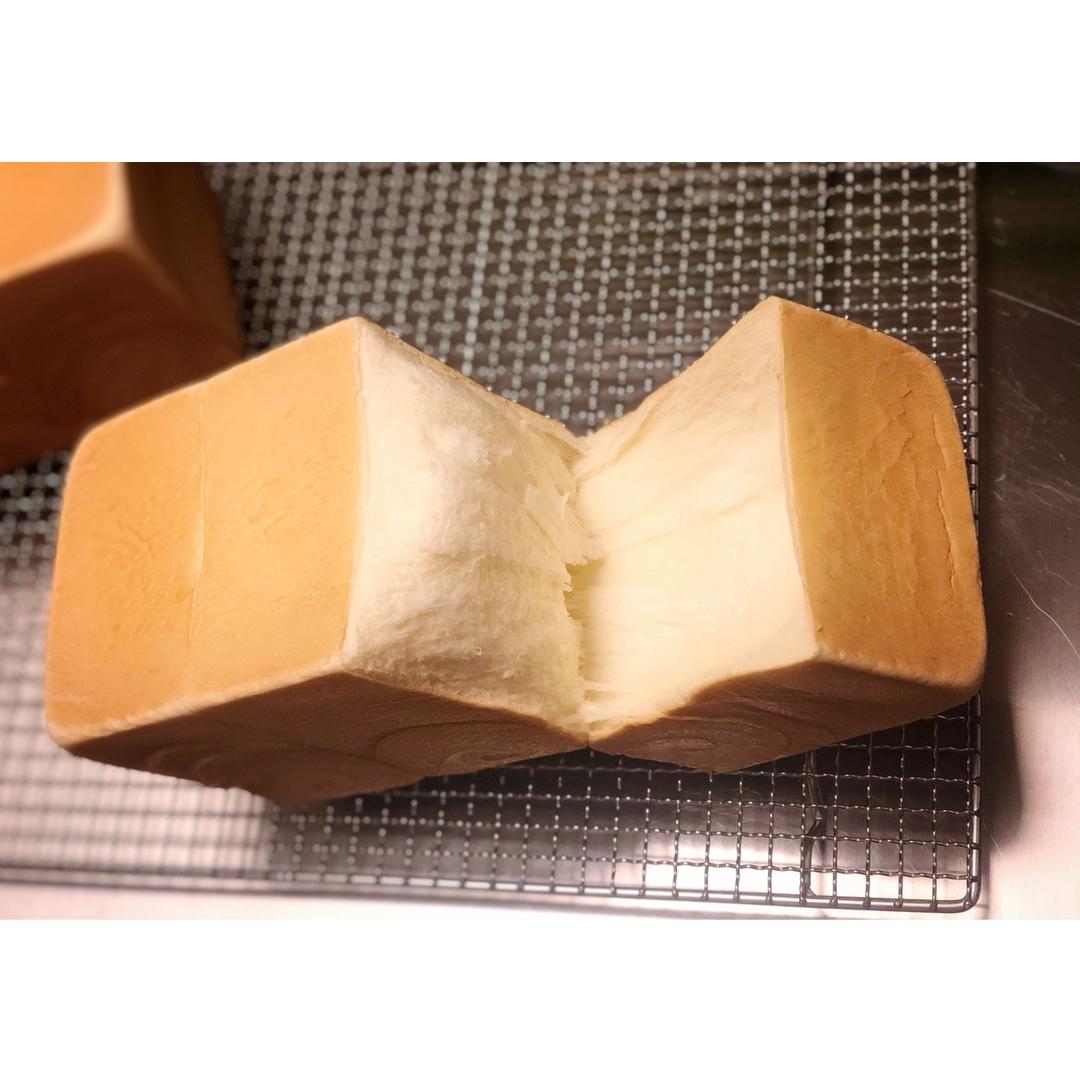 吐司，奶香手撕面包，超级香浓