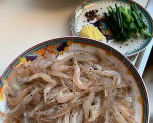 十分钟一道菜～豉油蒜香白米虾（时不时会想起它）的做法 步骤1