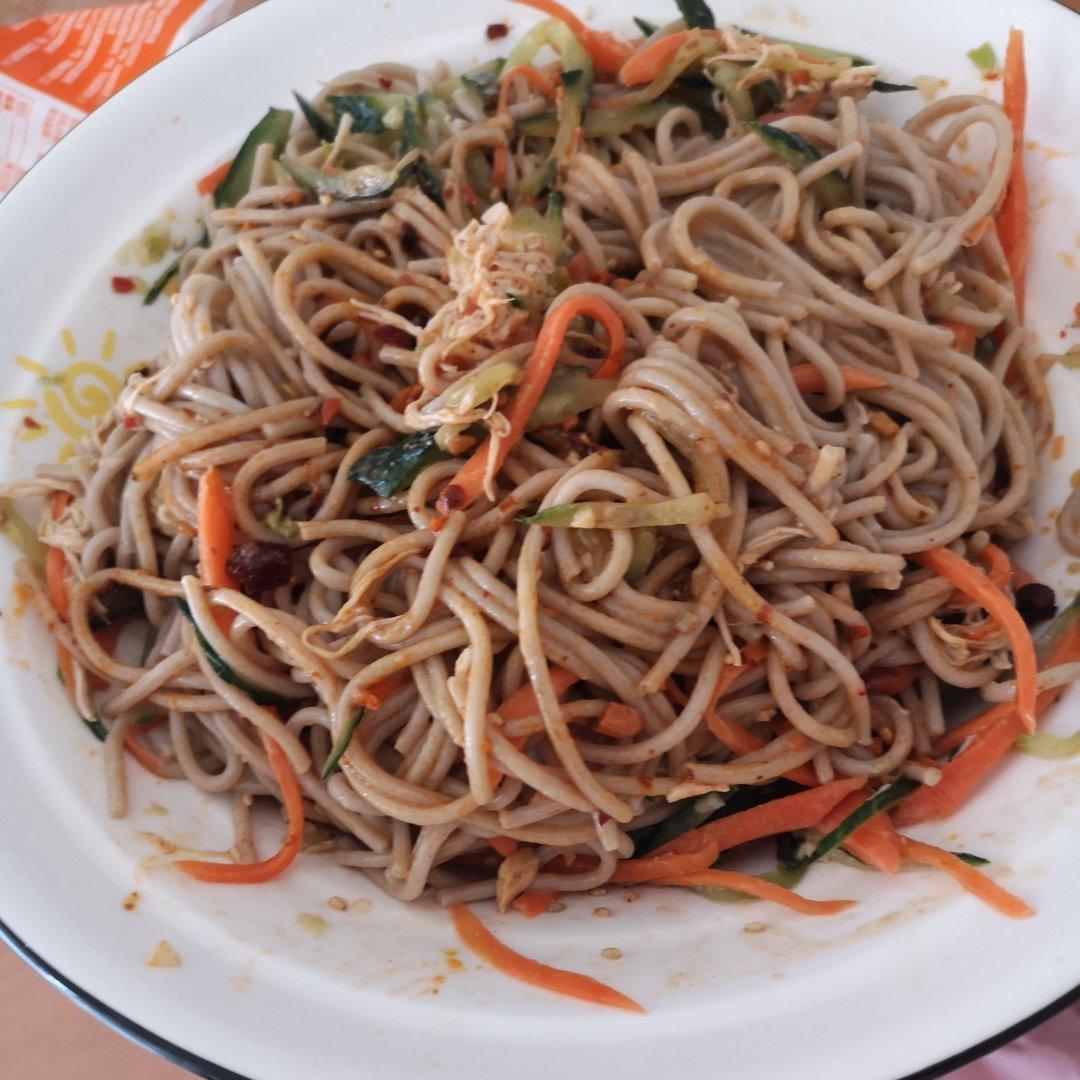 无敌好次滴凉拌鸡丝面！