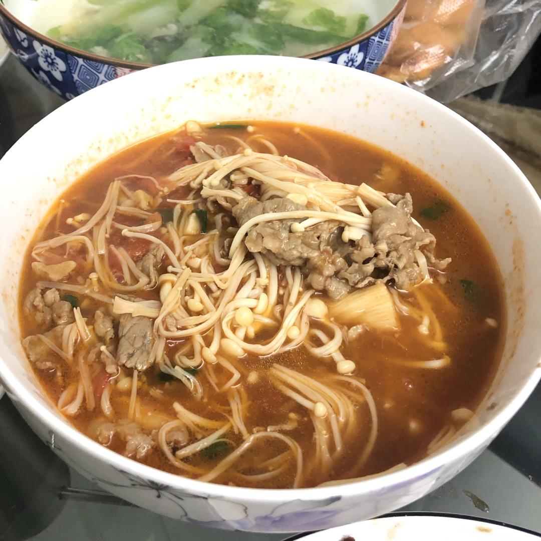 番茄金针菇肥牛