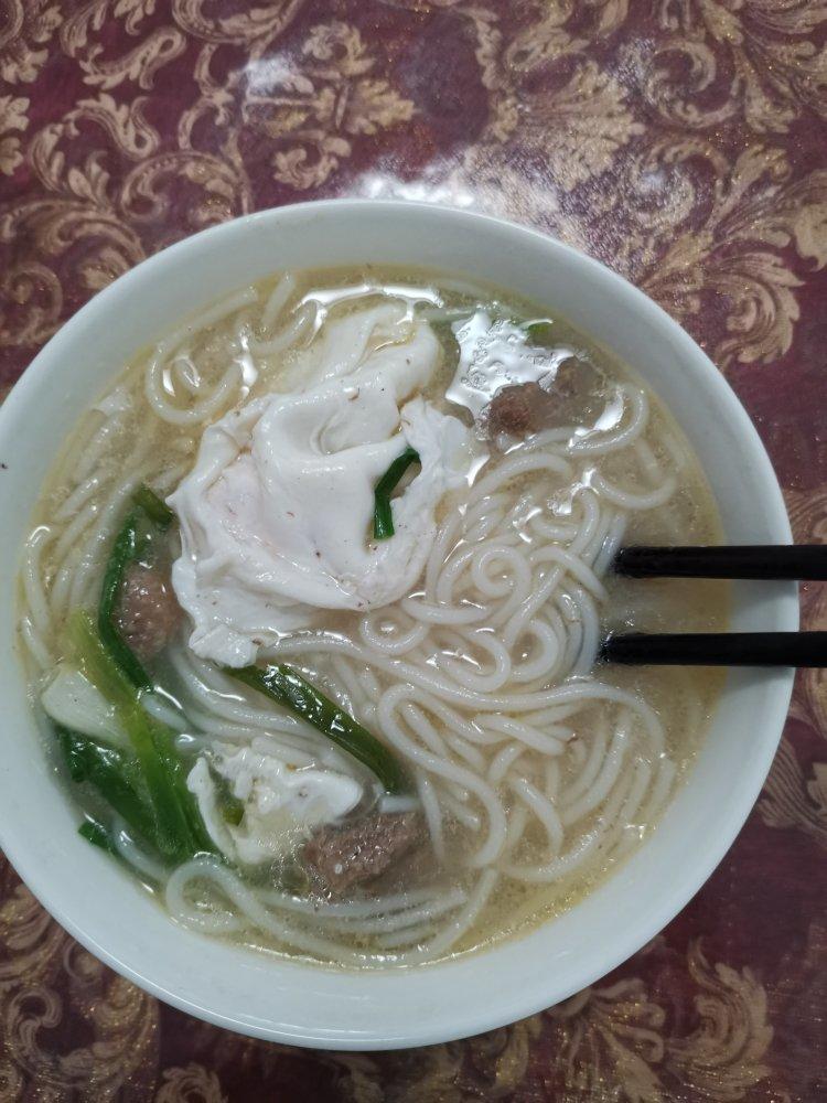 鸭架粉丝汤