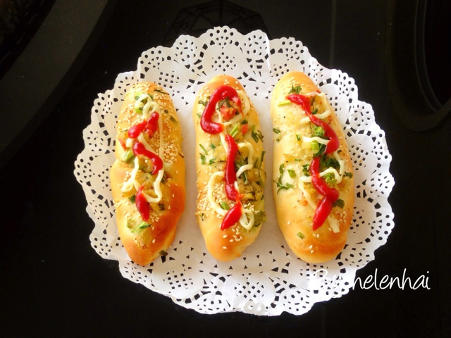 铧发妈做的火腿肠早餐面包(一次发酵法)