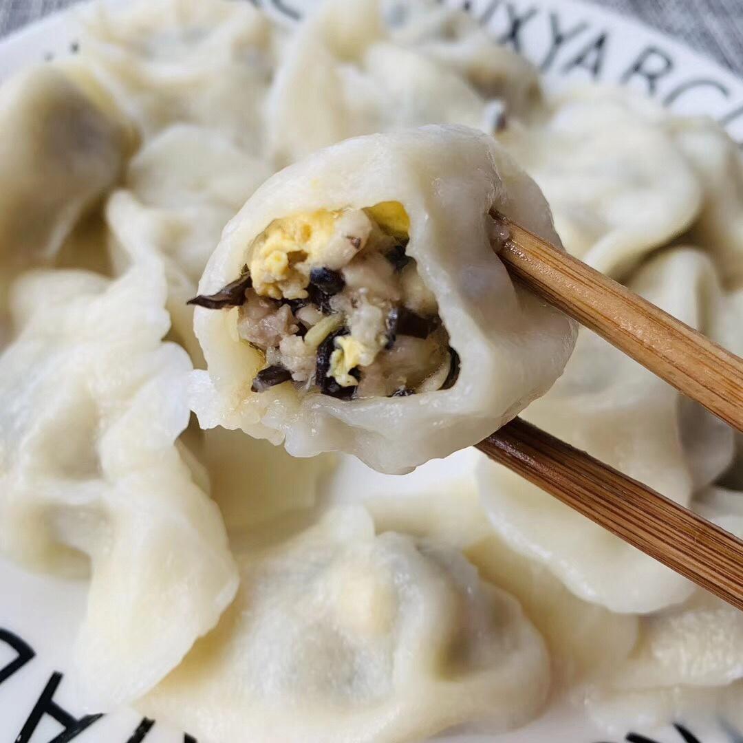 肉三鲜馅饺子