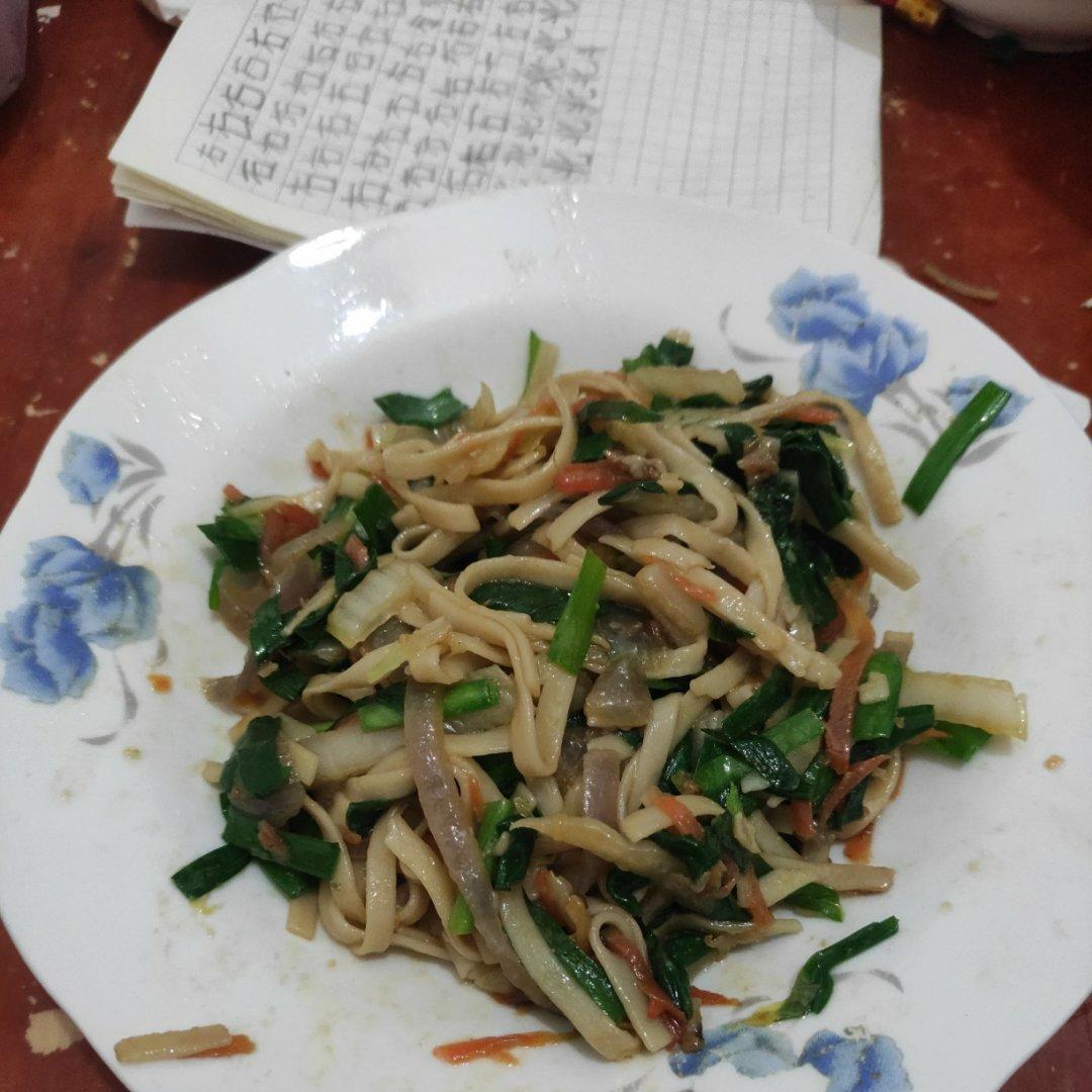 没放一粒肉㊙️却比夜市路边摊还好吃的🔥炒面