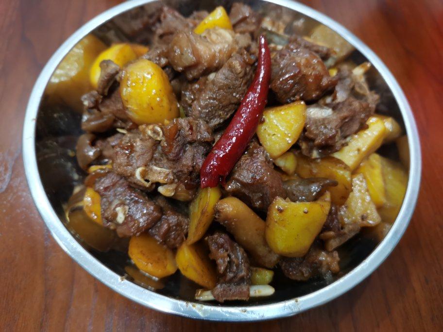 羊肉烧土豆