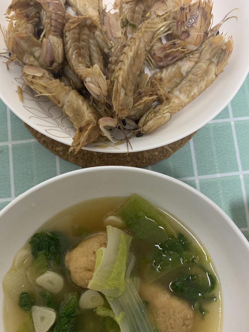 无油炸版的椒盐皮皮虾和巧拨虾壳的方法