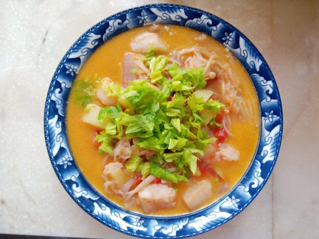 电饭锅の番茄土豆鱼柳菇菇汤