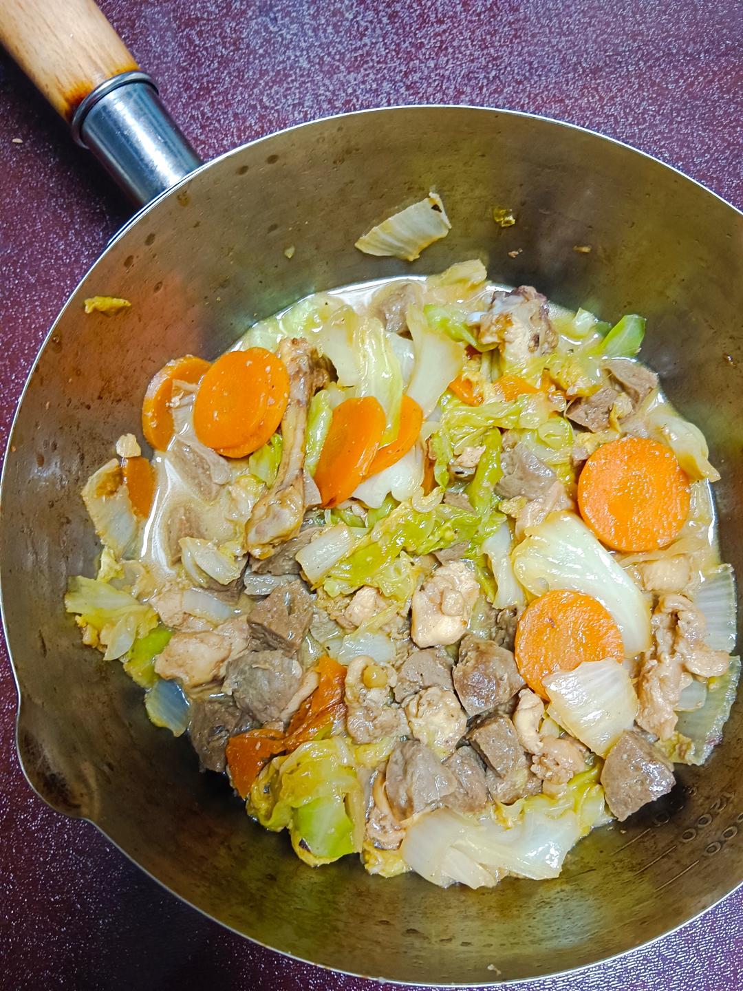 低脂好吃的无水鸡肉炖杂蔬