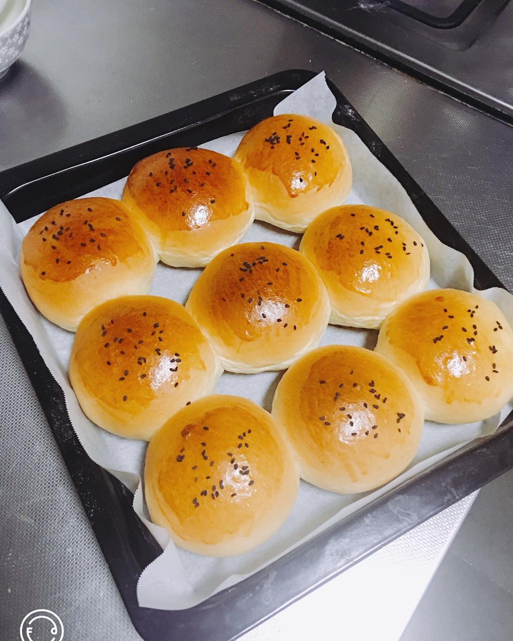 如棉花般松软的海苔肉松面包