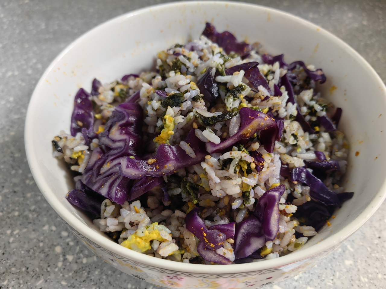 越吃越年轻的紫甘蓝海苔炒饭的做法
