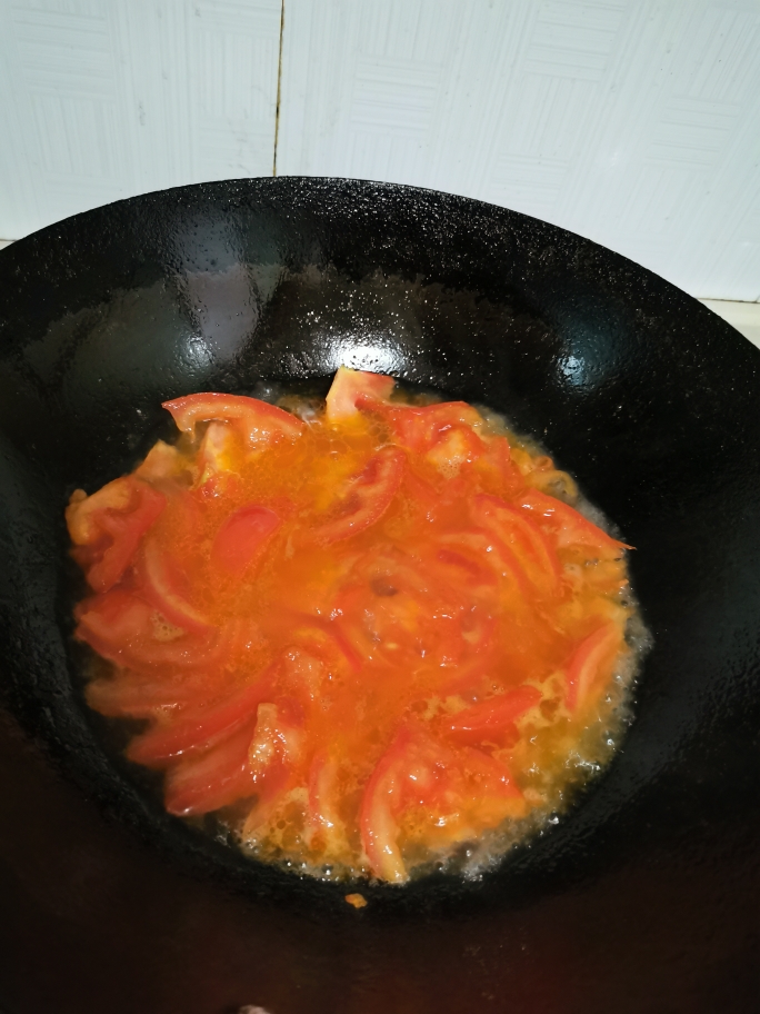 番茄鸡蛋面的做法 步骤2
